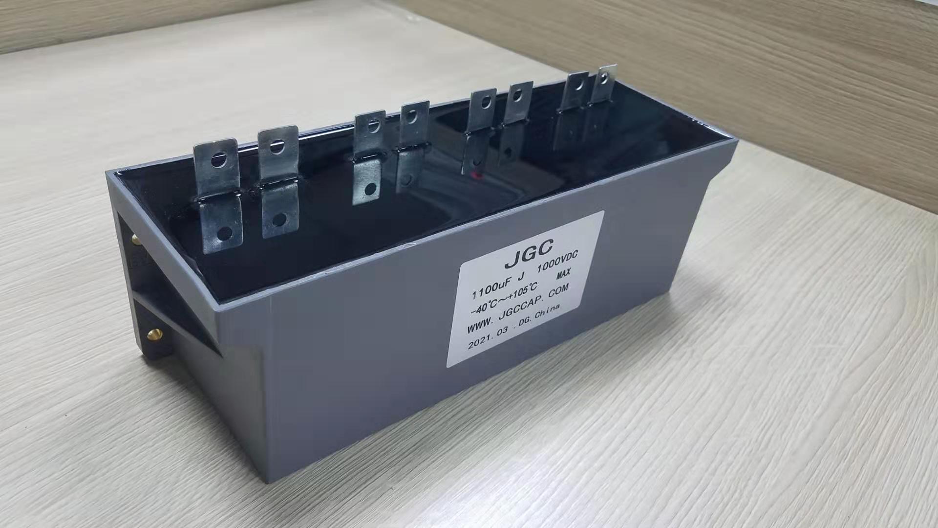 新能源汽車級(jí) DC-LINK電容研發(fā)成功準(zhǔn)備上市(圖1) 新能源汽車級(jí) DC-LINK電容研發(fā)成功準(zhǔn)備上市(圖1)